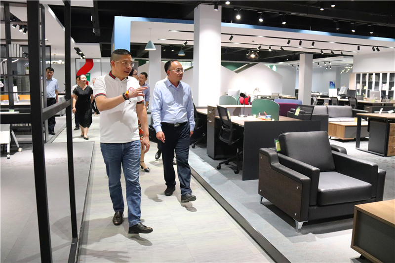 蒼梧縣委領導蒞臨